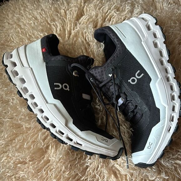 ON Running Womens Cloudultra Mesh Black White Trainers Size 8 - Picture 5 of 7